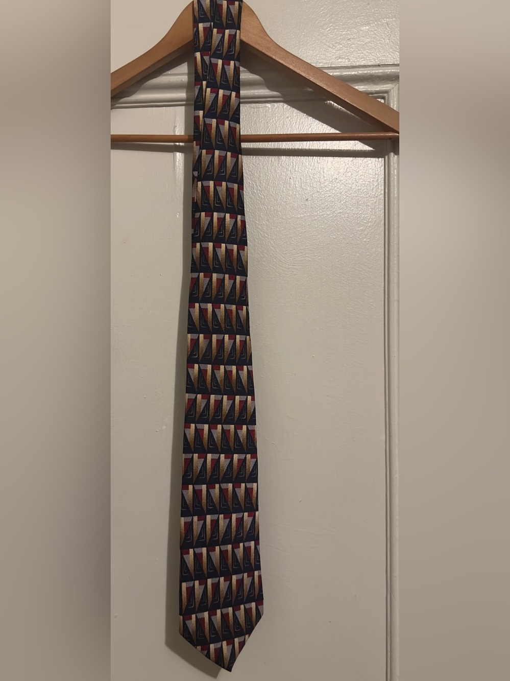 Strathmore Men's Geometric Pattern Silk Burgundy and Blue Tie.